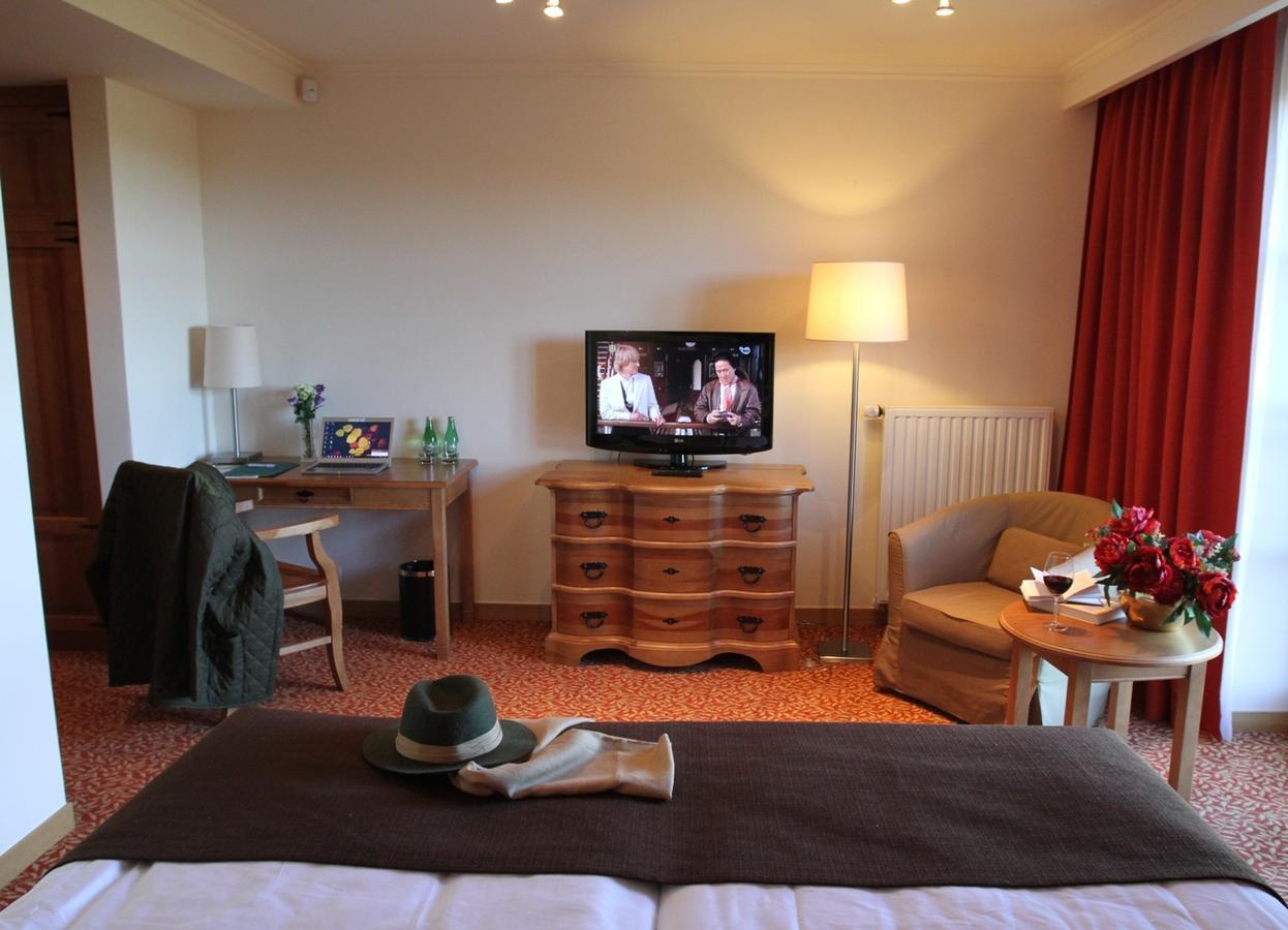 Hotel Zamek Bobolice Niegowa Room photo