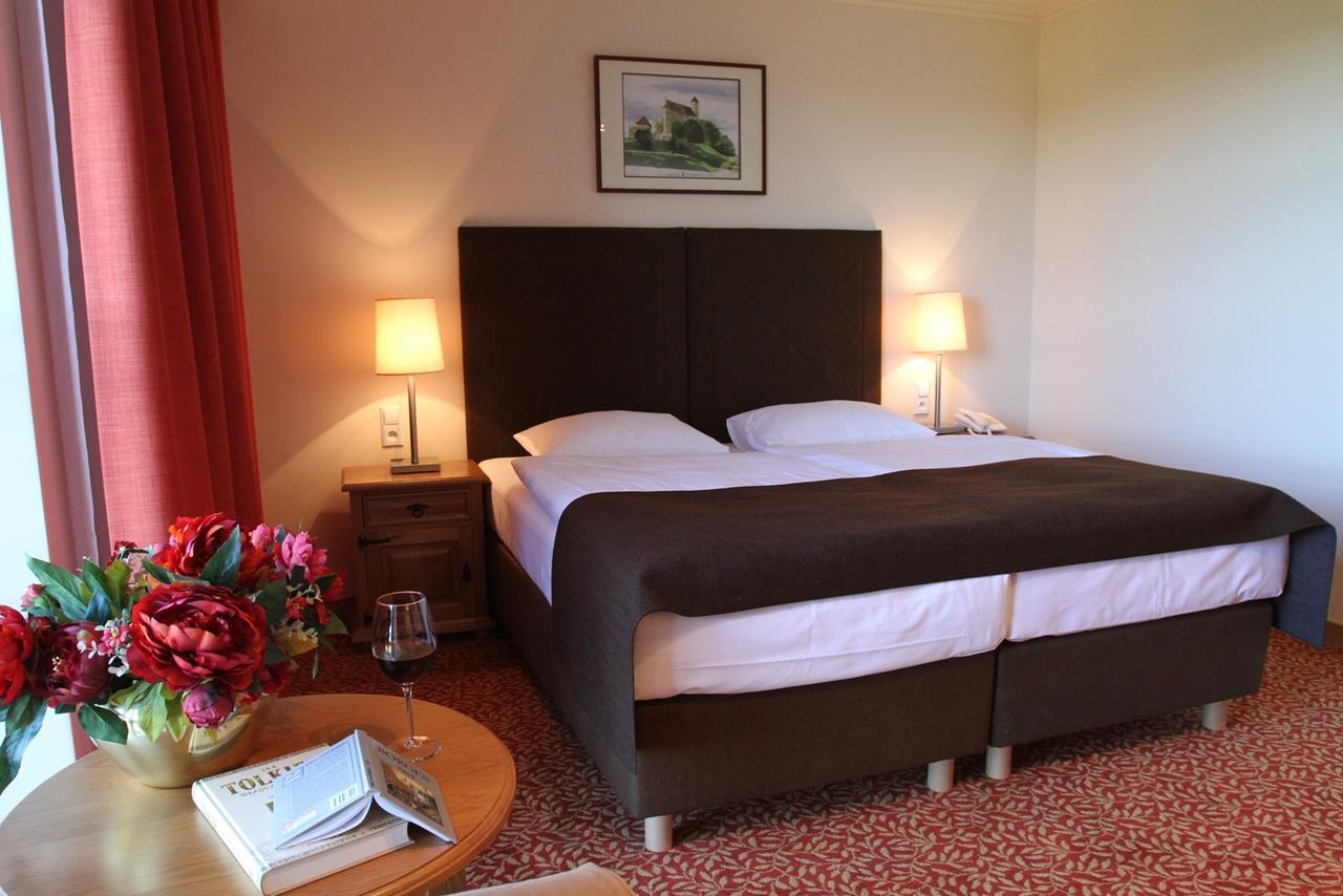 Hotel Zamek Bobolice Niegowa Room photo